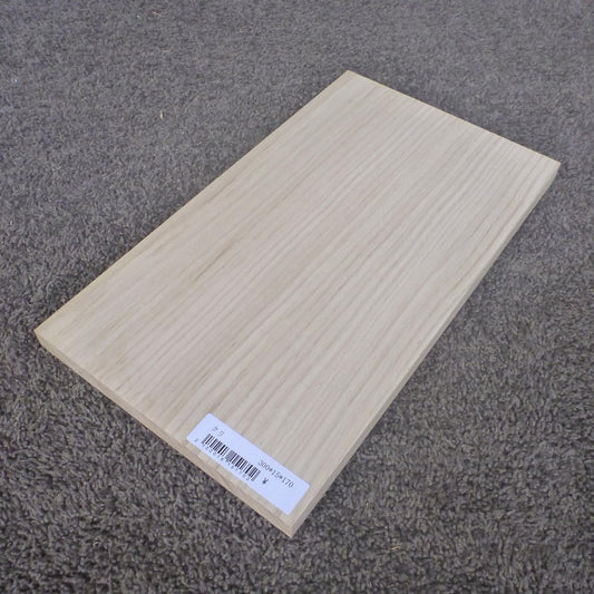クリ　柾目　300×15×170　（仕上げ加工済み商品）
