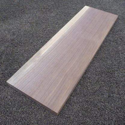 ウォールナット　柾目　450×15×140　（仕上げ加工済み商品）