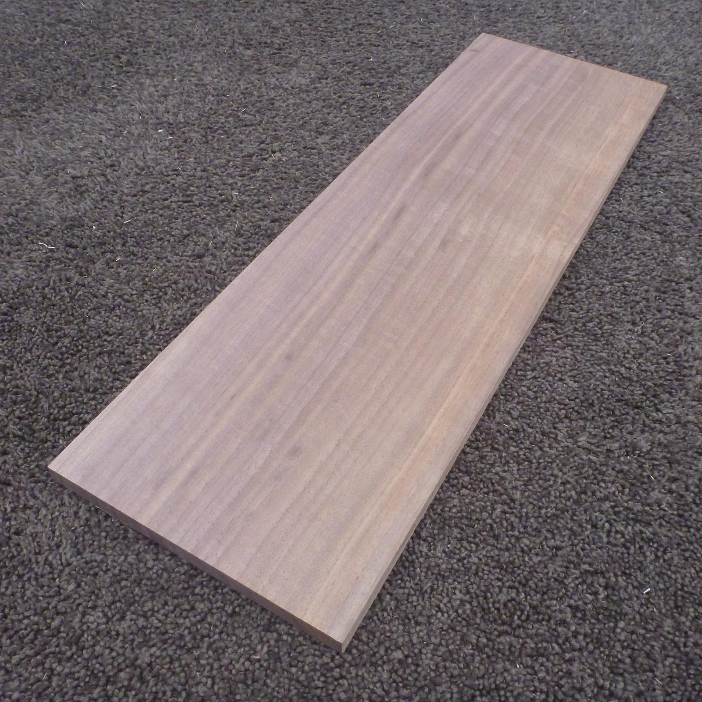 ウォールナット　柾目　450×10×140　（仕上げ加工済み商品）