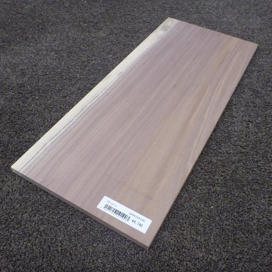 ウォールナット　柾目　450×10×190　（仕上げ加工済み商品）