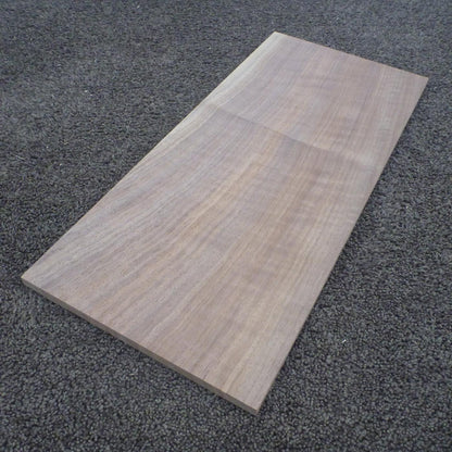 ウォールナット　柾目　450×10×200　（仕上げ加工済み商品）