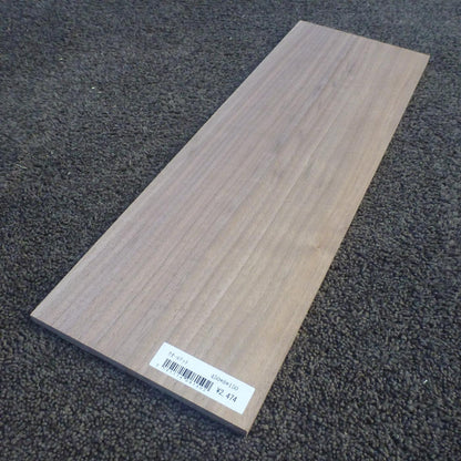 ウォールナット　柾目　450×8×150　（仕上げ加工済み商品）