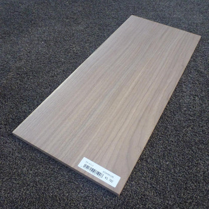ウォールナット　柾目　450×8×190　（仕上げ加工済み商品）