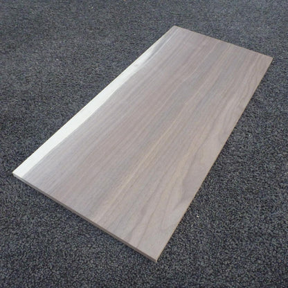 ウォールナット　柾目　450×8×210　（仕上げ加工済み商品）