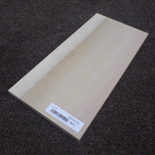 ホオ　柾目　300×10×140　（仕上げ加工済み商品）