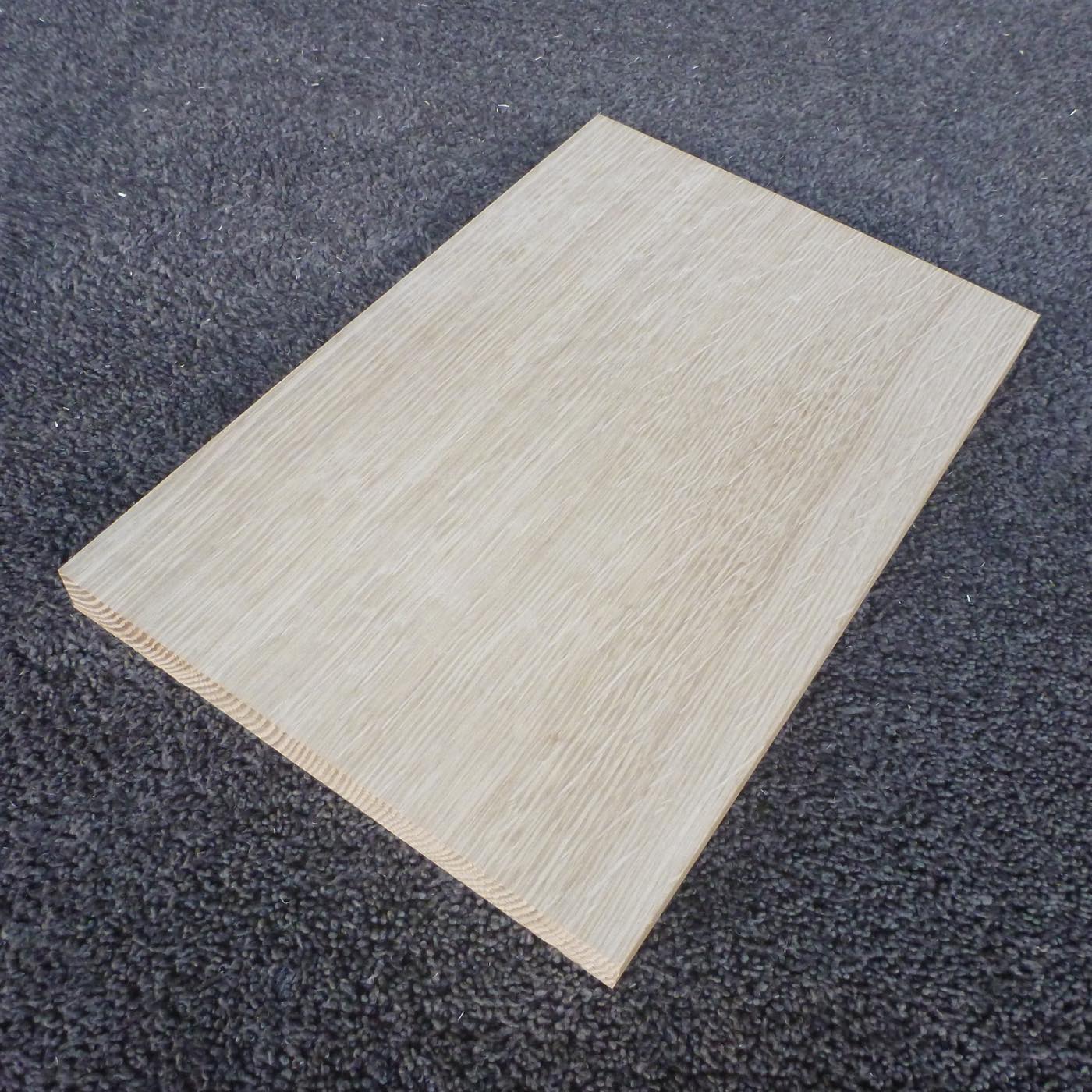 ホワイトオーク　柾目　300×18×200　（仕上げ加工済み商品）