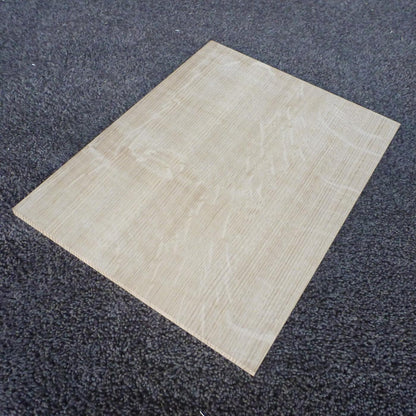 ホワイトオーク　柾目　300×8×230　（仕上げ加工済み商品）