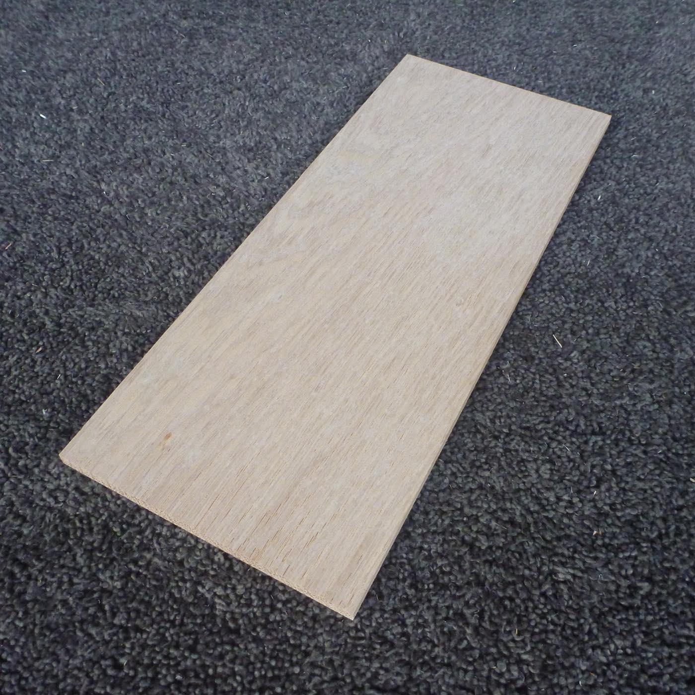 ホワイトオーク　板目　300×6×120　（仕上げ加工済み商品）