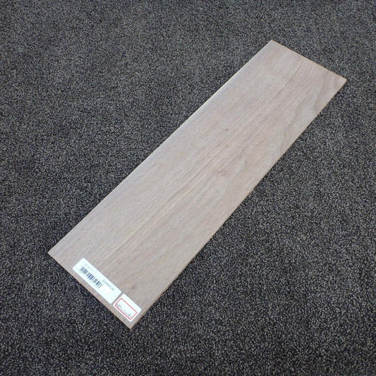ウォールナット　柾目　450×6×130　（仕上げ加工済み商品）