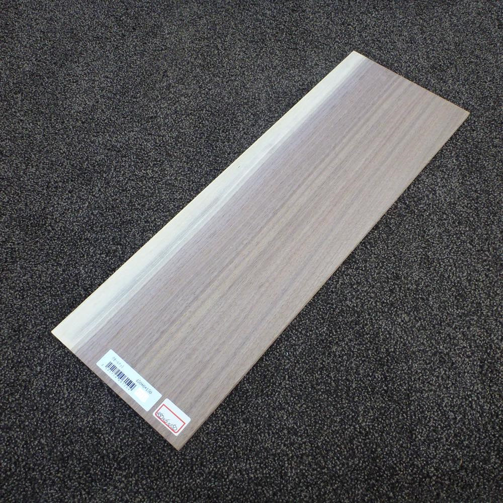 ウォールナット　柾目　450×6×150　（仕上げ加工済み商品）