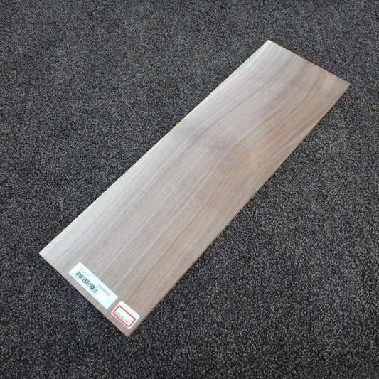 ウォールナット　柾目　450×8×140　（仕上げ加工済み商品）