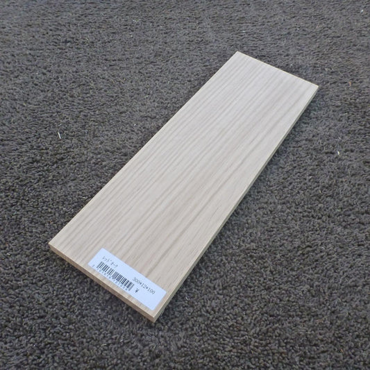 レッドオーク　柾目　300×12×100　（仕上げ加工済み商品）