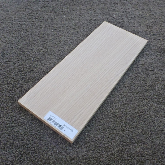 レッドオーク　柾目　300×12×120　（仕上げ加工済み商品）