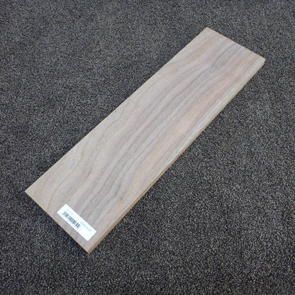 ウォールナット　柾目　450×15×130　（仕上げ加工済み商品）