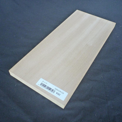 カツラ　柾目　300×15×130　（仕上げ加工済み商品）