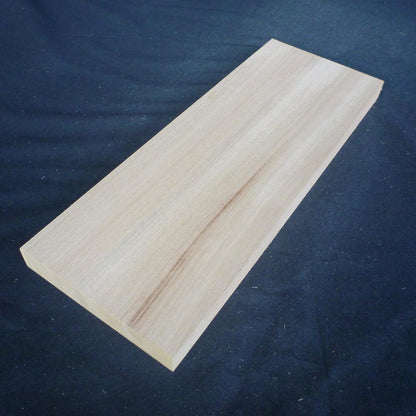 カツラ　柾目　300×18×110　（仕上げ加工済み商品）