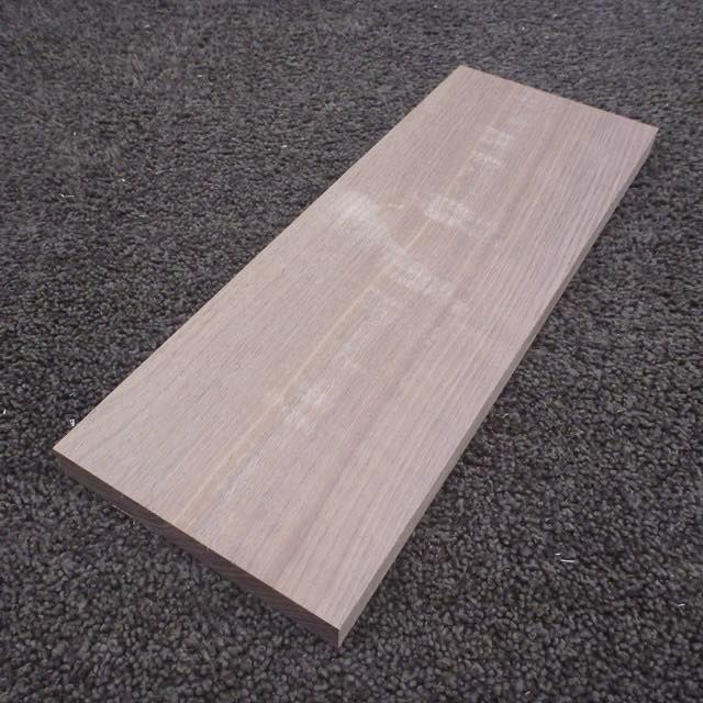 ウォールナット　柾目　300×15×110　（仕上げ加工済み商品）