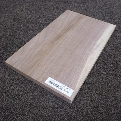 ウォールナット　柾目　300×15×180　（仕上げ加工済み商品）