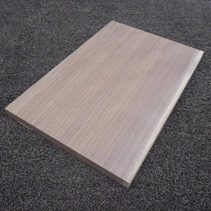 ウォールナット　柾目　300×15×200　（仕上げ加工済み商品）