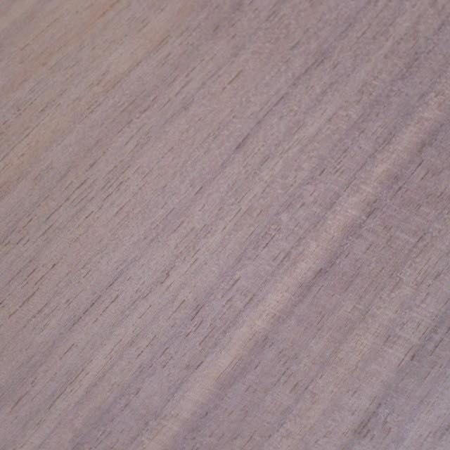 ウォールナット　柾目　300×10×130　（仕上げ加工済み商品）