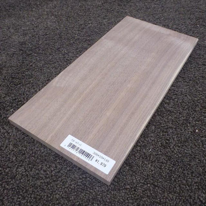 ウォールナット　柾目　300×10×140　（仕上げ加工済み商品）
