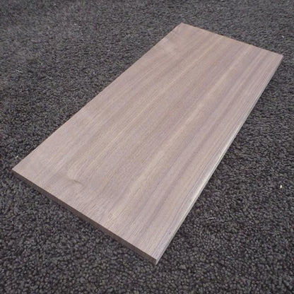 ウォールナット　柾目　300×10×140　（仕上げ加工済み商品）