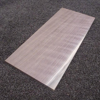 ウォールナット　柾目　300×8×130　（仕上げ加工済み商品）