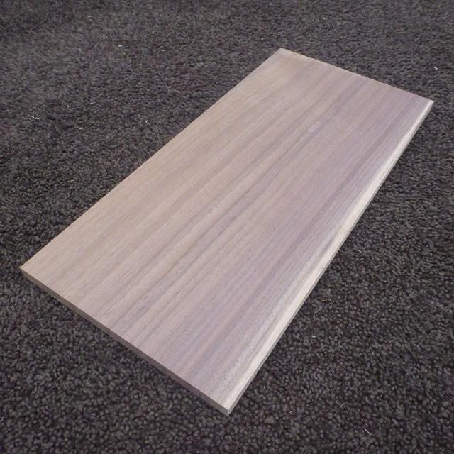 ウォールナット　柾目　300×8×140　（仕上げ加工済み商品）