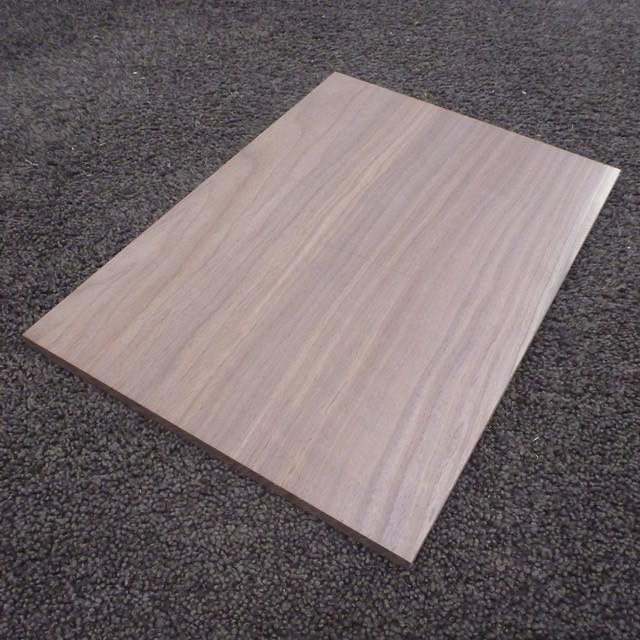 ウォールナット　柾目　300×8×210　（仕上げ加工済み商品）